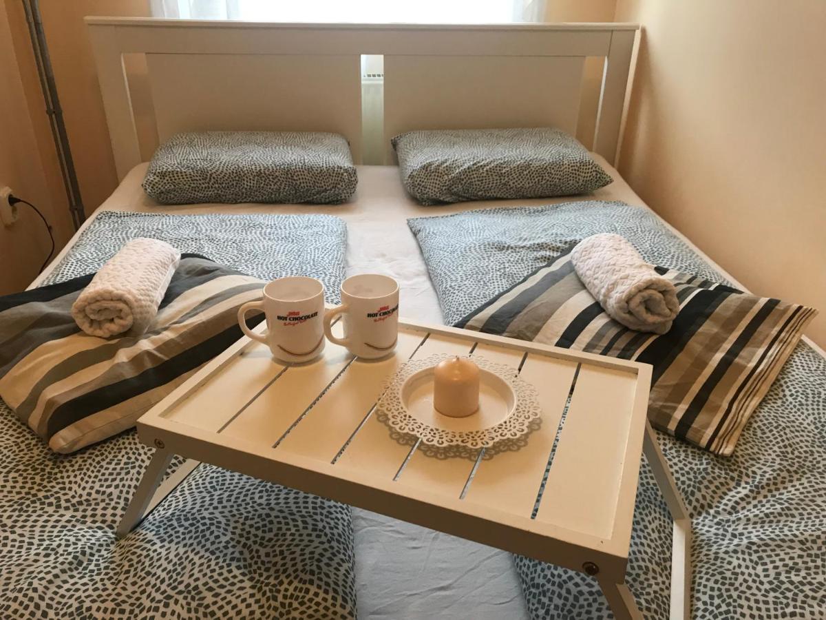 Tudor Apartman แซแก็ด ภายนอก รูปภาพ